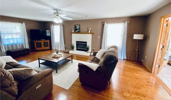 869 MOSS CANYON Dr, Amherst, OH 44001