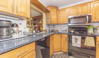 765 Peninsula Ct, Ann Arbor, MI 48105