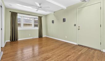 1040 E MOORPARK Ave, Appleton, WI 54911