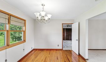 1404 Nile Kinnick Dr S, Adel, IA 50003