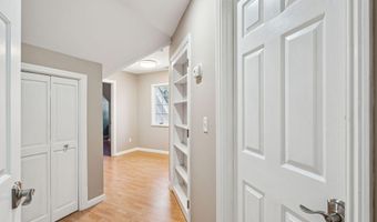 210 Old Plantation Dr W, Beaufort, SC 29907