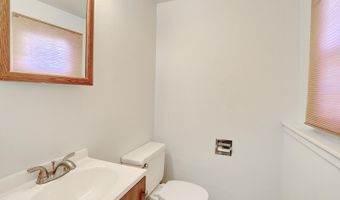 12 Van Gogh Ln, Airmont, NY 10901