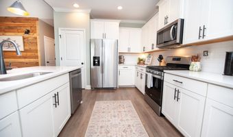 831 Orchard Valley Ln, Boiling Springs, SC 29316
