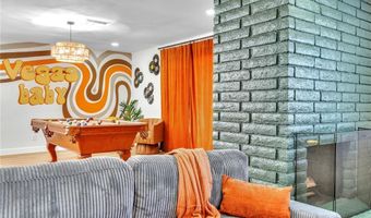 425 Golden Valley Dr, Henderson, NV 89002