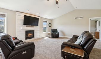 1337 S 7th St, Adel, IA 50003