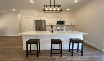16 Trinton Ave, Bedford, IN 47421
