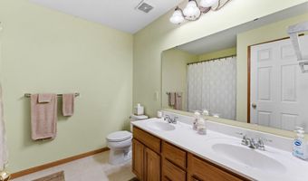 6738 158th St W, Apple Valley, MN 55124