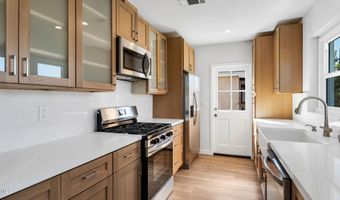 10437 Helendale Ave, Los Angeles, CA 91042