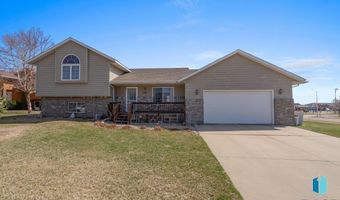 220 S Augusta Ave, Brandon, SD 57005