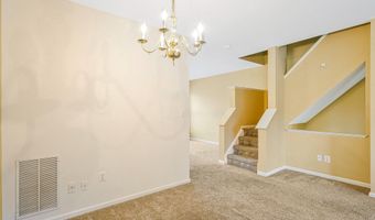 43191 RIDERS Sq, Broadlands, VA 20148