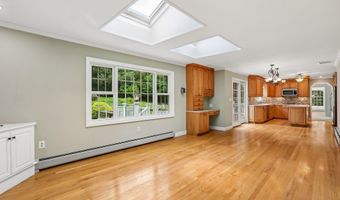 10 Terra Glen Rd, Danbury, CT 06811