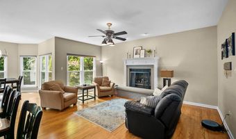 1136 New Ballwin Oaks Dr, Ballwin, MO 63021