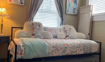 19 Leslie St, Apalachicola, FL 32320