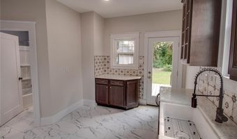 2619 Hillcrest Ave, Alton, IL 62002