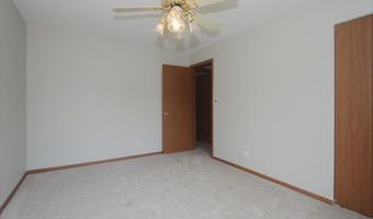 1611 W Partridge Ct 8, Arlington Heights, IL 60004