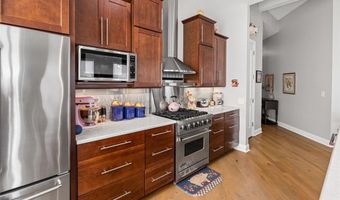 7 Alby St 2, Alton, IL 62002