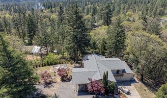 210 Space View Dr, Grants Pass, OR 97526