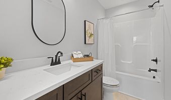 371 Narrow Shore Rd, Aydlett, NC 27916