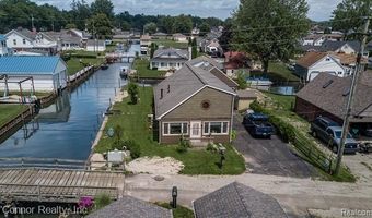 130 Delta Dr, Algonac, MI 48001