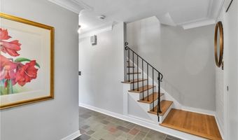 21 Tee Ct, Amherst, NY 14221