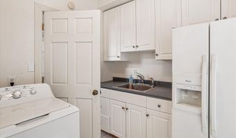 5704 MAIDEN Ln, Bethesda, MD 20817