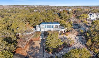54 Sand Castle Ln, Amagansett, NY 11930