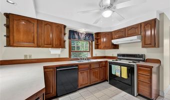 1 Gilman Rd, Hopkinton, RI 02832