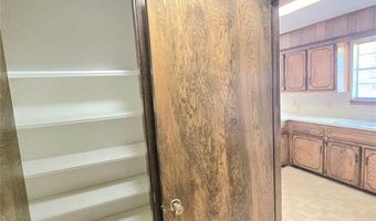 808 Cambridge Dr, Altus, OK 73521