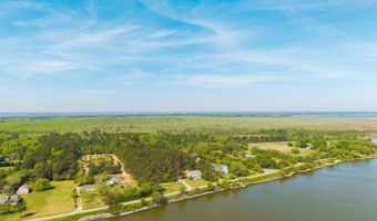 126 Narrow Shore Rd, Aydlett, NC 27916
