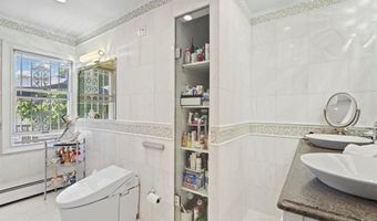 118 Grant Ave, Albertson, NY 11507