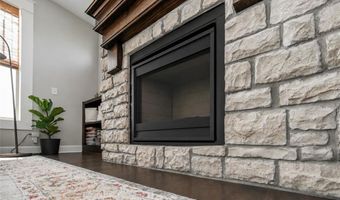 1334 N 161st Ter, Basehor, KS 66007
