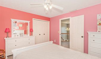 565 Walnut Ridge Trl, Aurora, OH 44202