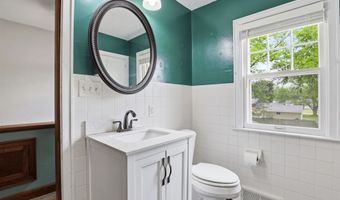 821 S WEIMAR St, Appleton, WI 54915