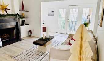 216 AFTON Sq 202, Altamonte Springs, FL 32714