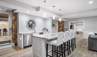 30 Lenihan Ln, East Greenwich, RI 02818