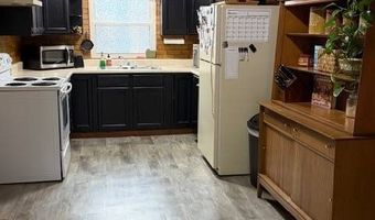 607 L St, Aurora, NE 68818
