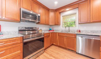 2728 Kimberley Rd, Ann Arbor, MI 48104