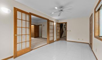 301 E WAYFARER Ln, Appleton, WI 54913