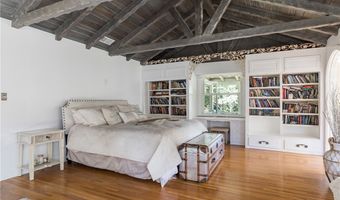 2305 Sugarloaf Dr, Agoura Hills, CA 91301