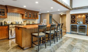 3 Raiders Ln, Darien, CT 06820