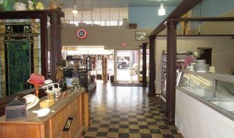 1332 COMMERCIAL St, Astoria, OR 97103