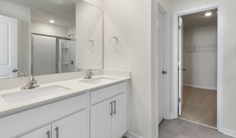1061 Misty Creek Dr, Aberdeen, NC 28315