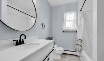 6 Roxbury Dr, Barnegat, NJ 08005