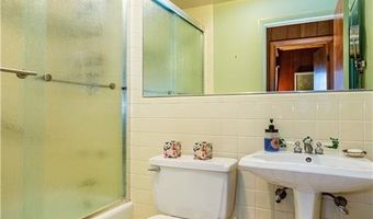 35 Sunset Ave, North Kingstown, RI 02874