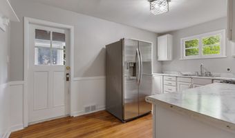 148 Wildwood Rd, Algonquin, IL 60102