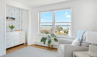 433 Wolcott Ave, Middletown, RI 02842