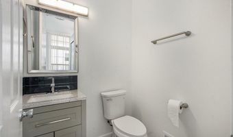1366 N Bay Dr, Ann Arbor, MI 48103
