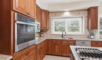 5014 GLEN PARK Rd, Annandale, VA 22003