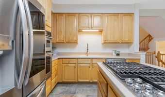 7716 EFFINGHAM Sq, Alexandria, VA 22315