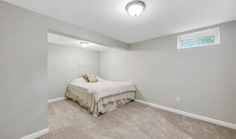 345 Norwood Cir, Ballwin, MO 63011